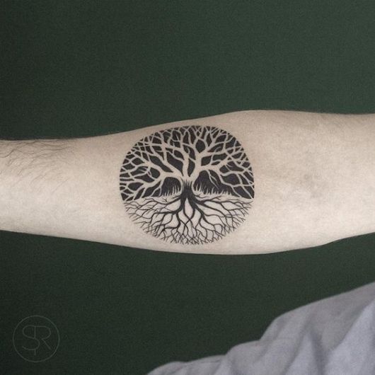 Tatouage arbre de vie : significations et plus de 30 images pour hommes et femmes