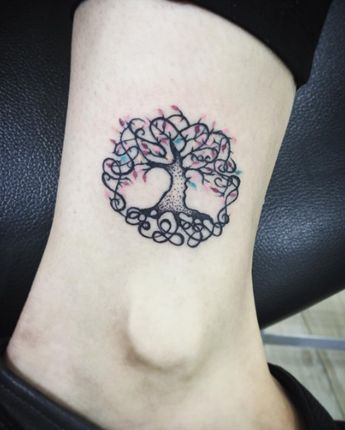 Tatuaje del árbol de la vida: significados y más de 30 imágenes para hombres y mujeres.