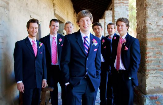 Come indossare una cravatta rosa: 10 consigli per indossarla con stile!