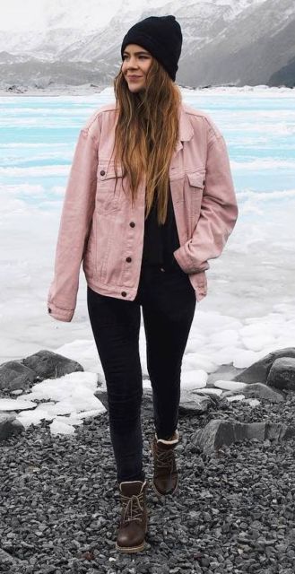 Looks avec une veste rose – 25 belles inspirations et comment la porter !
