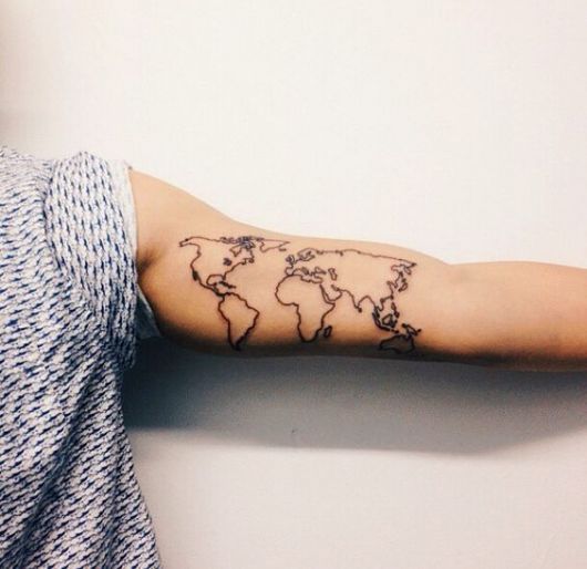 Tatuaje del mapa mundial: inspírate con 25 ideas perfectas para viajeros