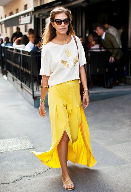 LONG SKIRT WITH SLIT: how to wear it?